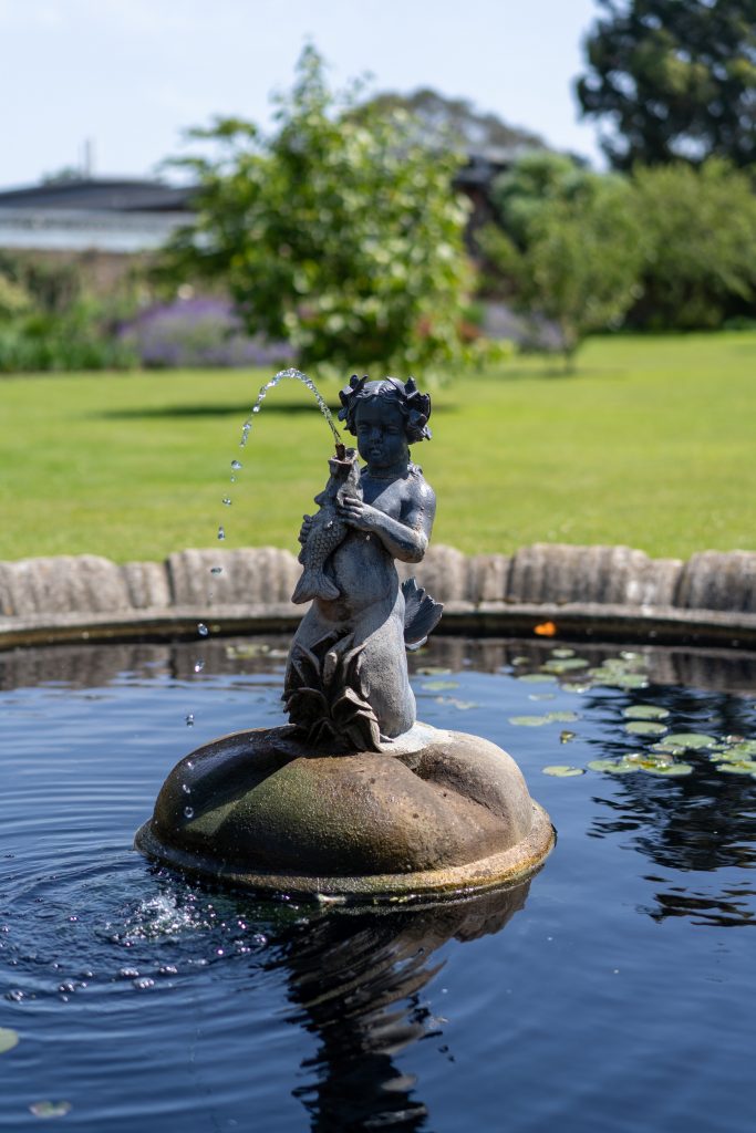 Les secrets pour choisir la fontaine de jardin idéale